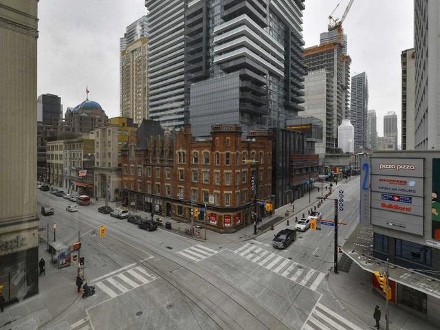512 - 7 Carlton St