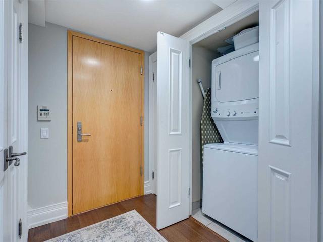 1204 - 123 Eglinton Ave E