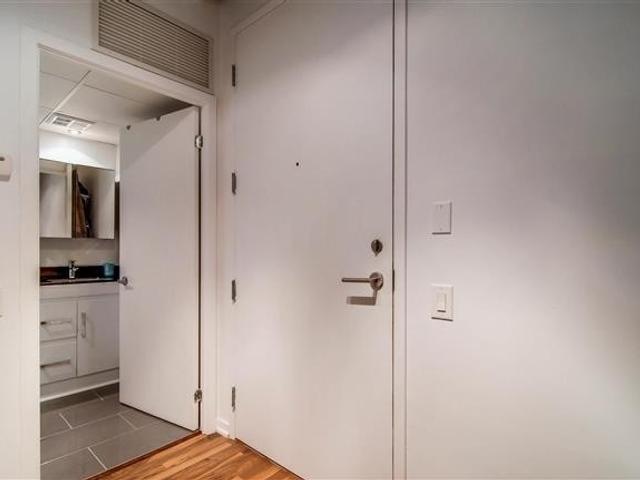 101 - 736 Dundas St E