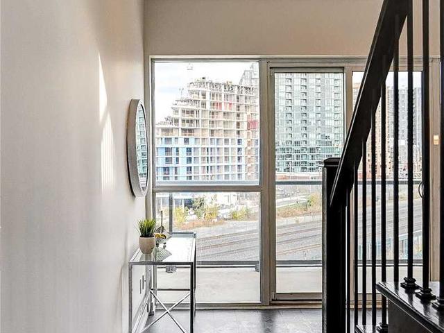 708 - 1205 Queen St W