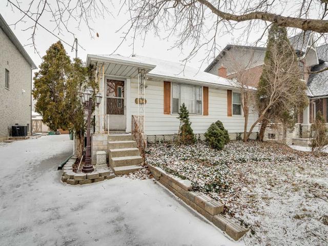 484 Hounslow Ave