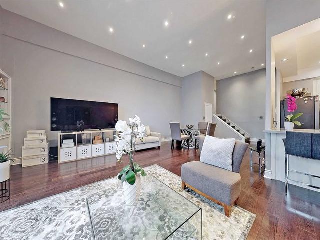 3236 - 33 Harbour Sq