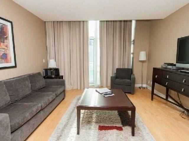 1117 - 36 Blue Jays Way