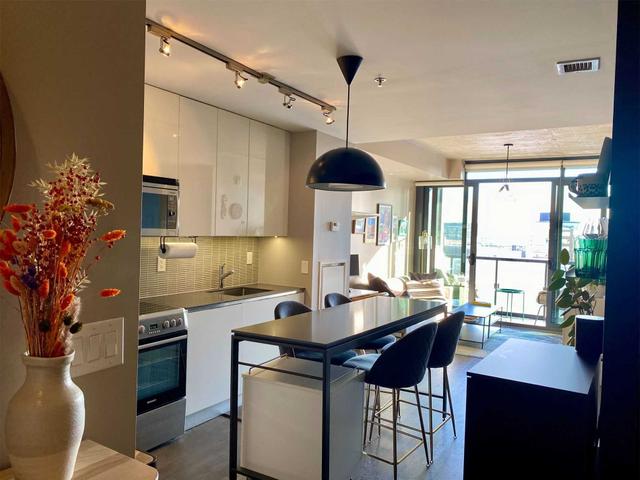 802 - 8 Dovercourt Rd