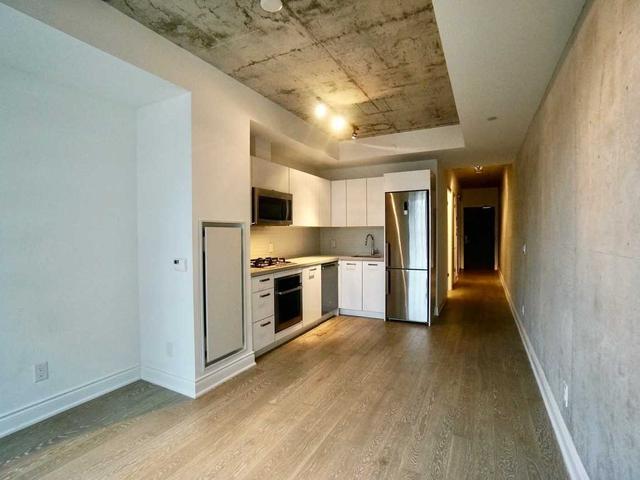 807 - 608 Richmond St W