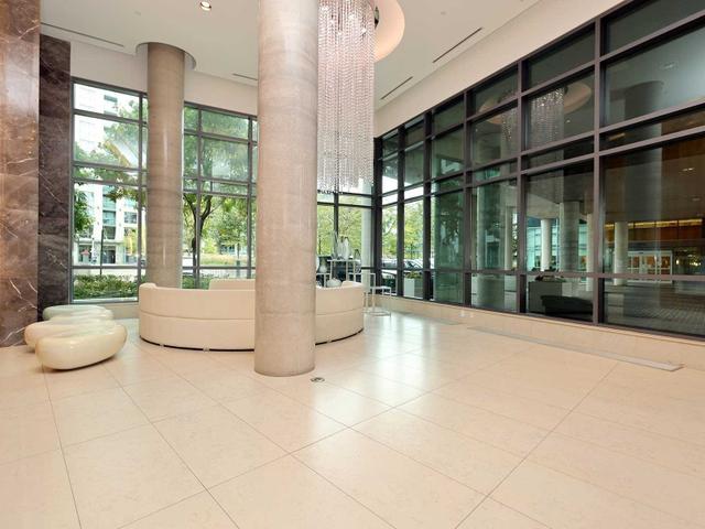 311 - 215 Fort York Blvd