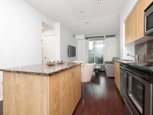 311 - 215 Fort York Blvd