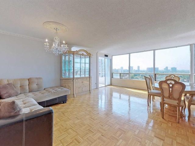 1105 - 1131 Steeles Ave W