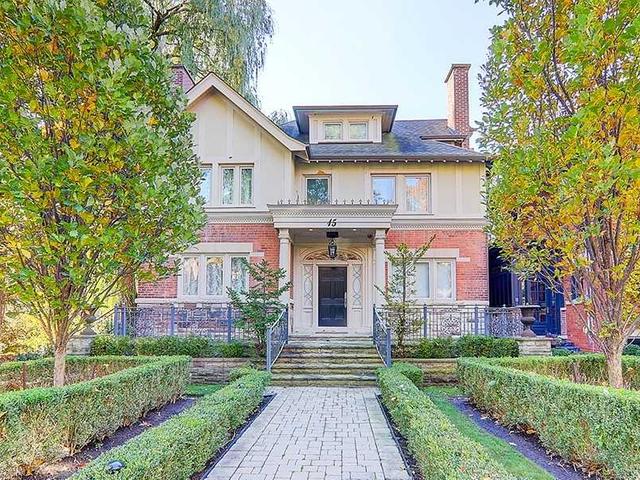 15 Castle Frank Cres