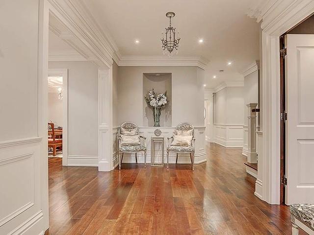 15 Castle Frank Cres