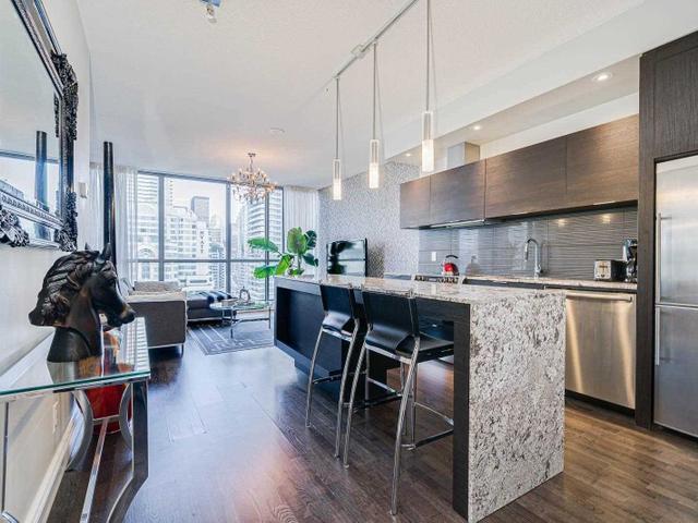 1404 - 8 Charlotte St