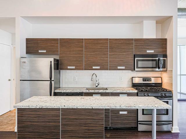 410 - 60 Bathurst St