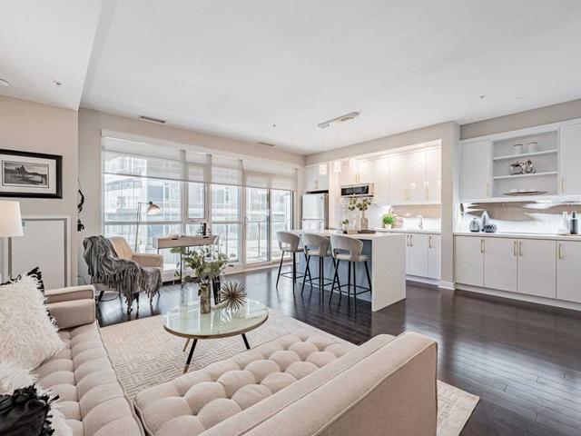 1013 - 295 Adelaide St W