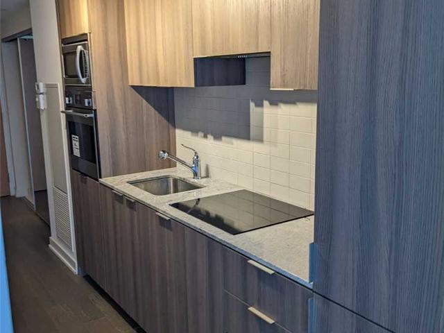 4410 - 11 Wellesley St