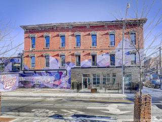 201 - 482 Queen St W