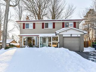 6 Flavian Cres