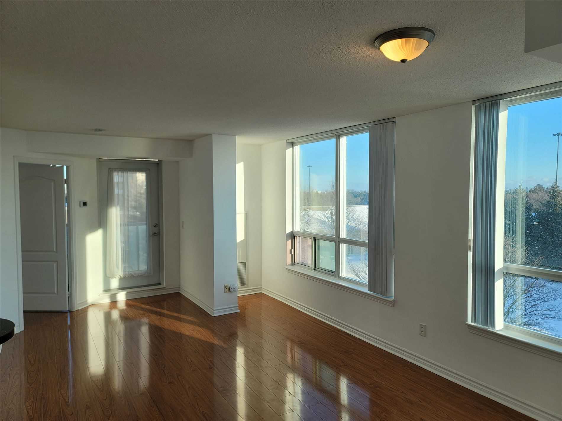 507 17 Barberry Pl, North York