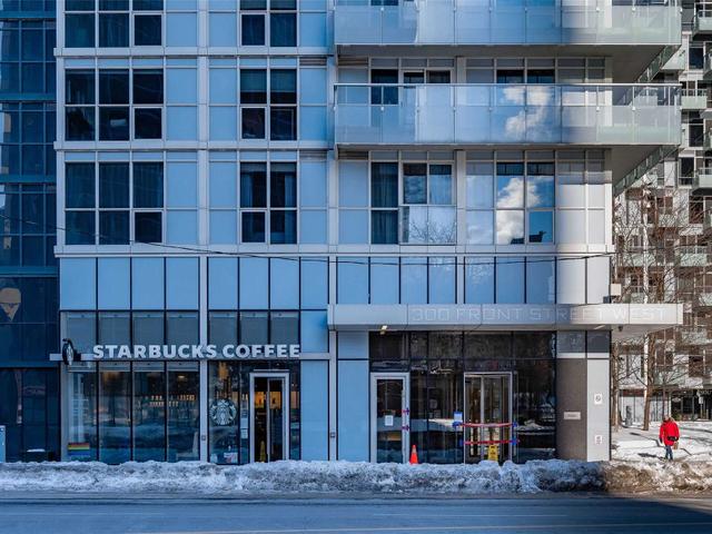 901 - 300 Front St W