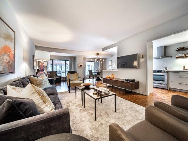 207 - 15 Mcmurrich St