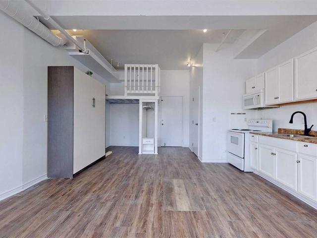 301 - 75 Kensington Ave