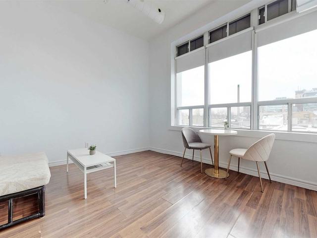 302 - 75 Kensington Ave