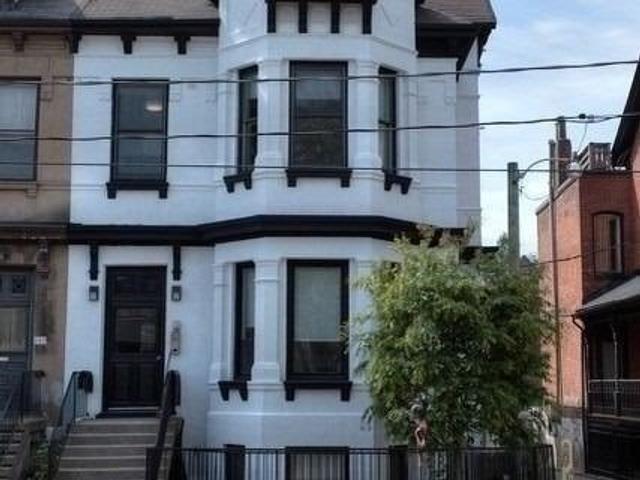 9 - 205 Gerrard St
