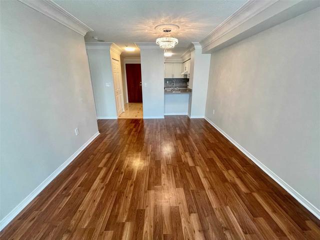 411 - 8 Pemberton Ave