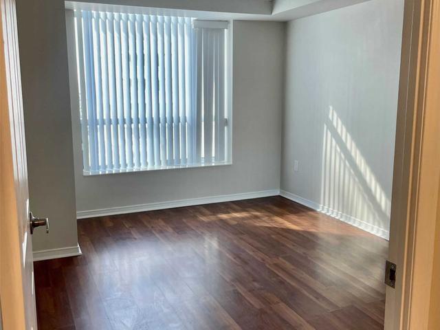 411 - 8 Pemberton Ave