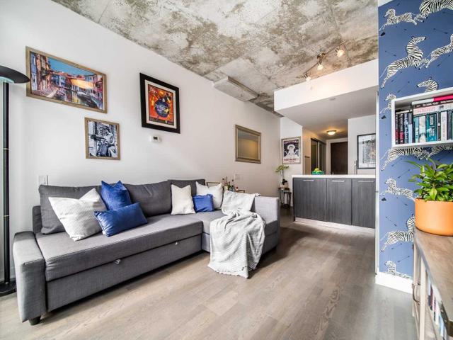 1021 - 461 Adelaide St