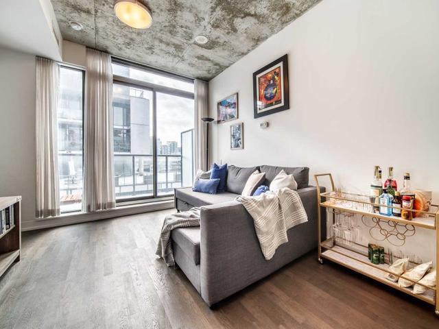 1021 - 461 Adelaide St