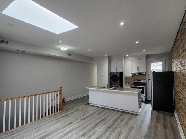 2nd Fl - 93 Harbord St
