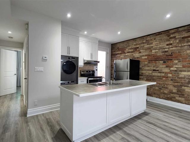 2nd Fl - 93 Harbord St