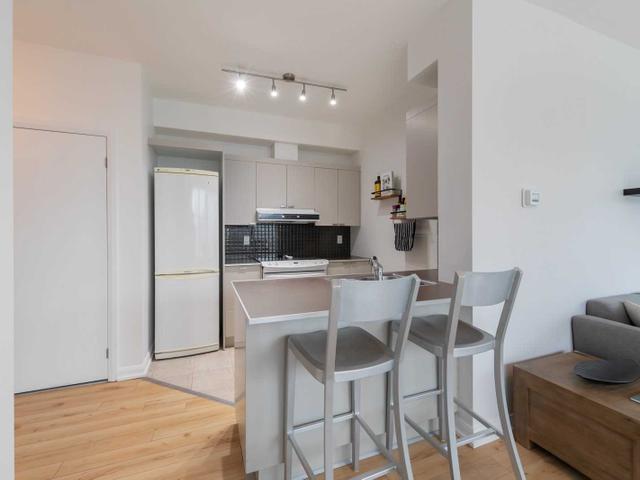 1226 - 111 Elizabeth St