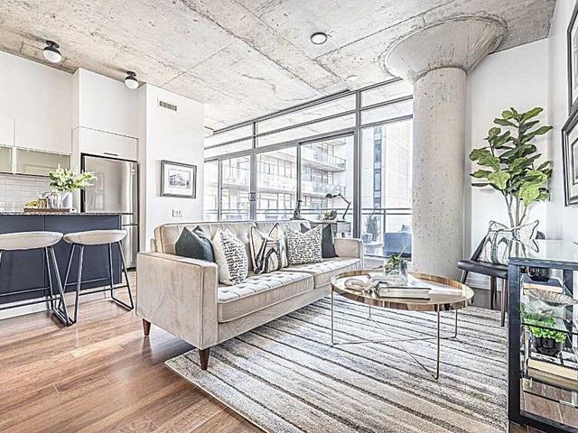 502 - 10 Morrison St