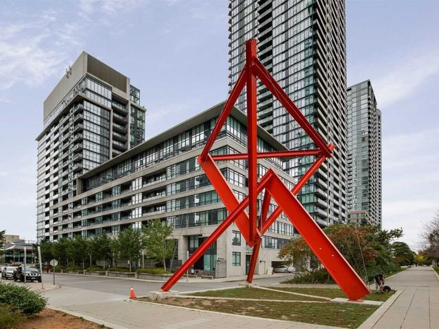 1207 - 8 Telegram Mews