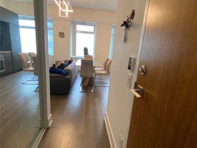 1720 - 111 St Clair Ave W