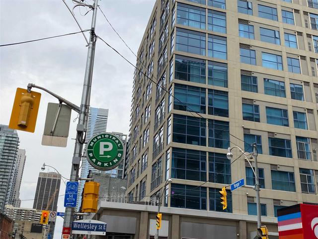 407 - 555 Yonge St