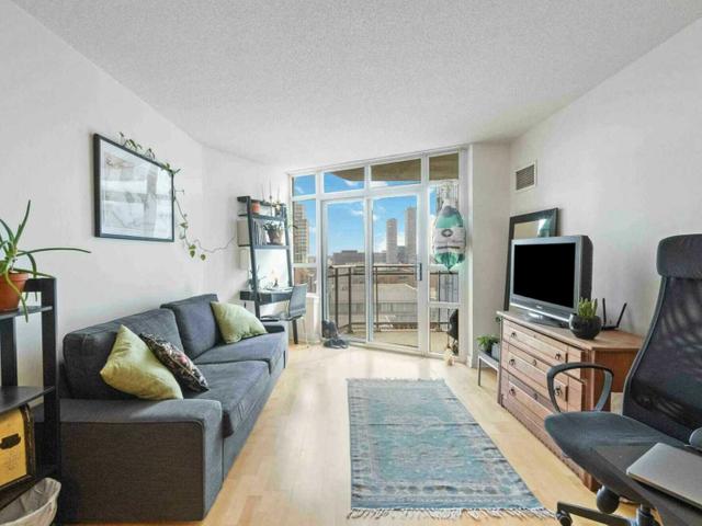 1503 - 255 Richmond St E