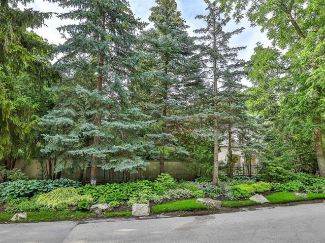 350 Cortleigh Blvd