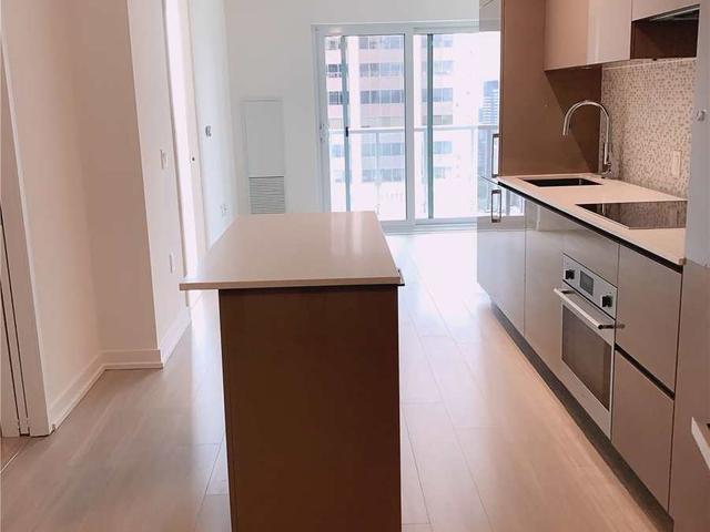 2912 - 1 Yorkville Ave