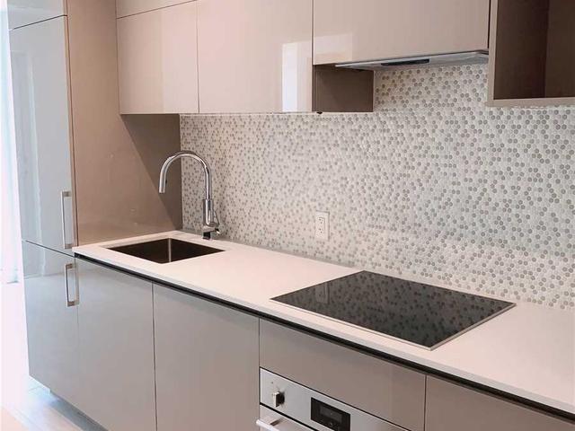 2912 - 1 Yorkville Ave