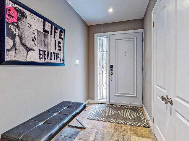 112 Fontainbleau Dr