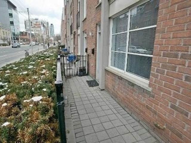 100 - 415 Jarvis St
