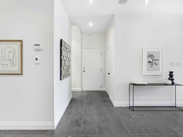 204 - 670 Richmond St