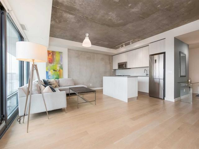 1406 - 111 Bathurst St