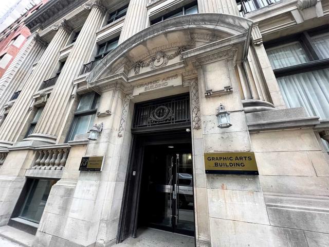 L01 - 73 Richmond St W