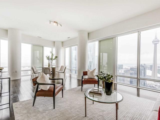 5601 - 8 The Esplanade Ave