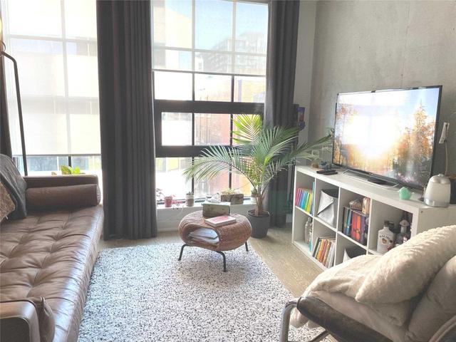 404 - 608 Richmond St W