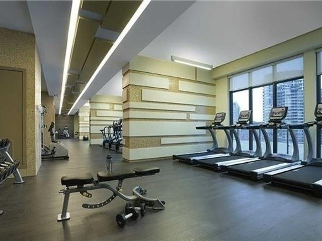 4404 - 300 Front St W