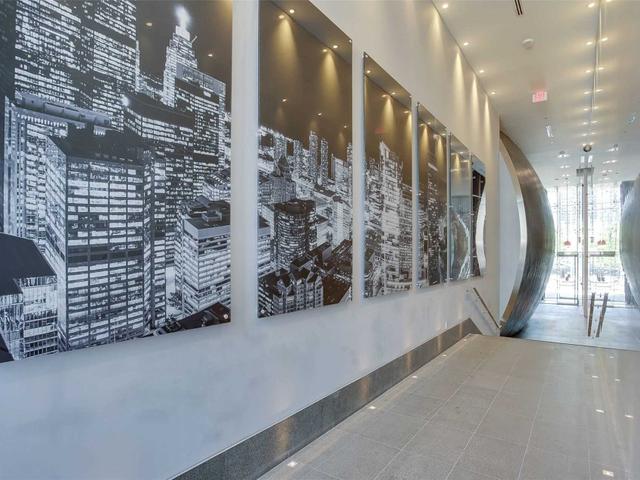 4302 - 224 King St W